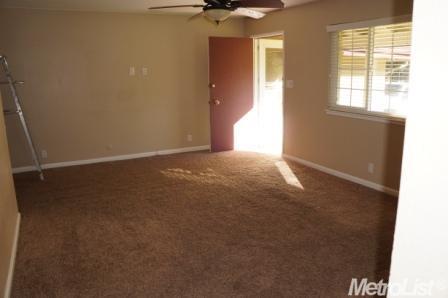 5809 Parkoaks Dr, Carmichael, CA 95608 photo 3