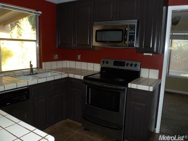 540 Fullerton Dr, Turlock, CA 95382 photo 2