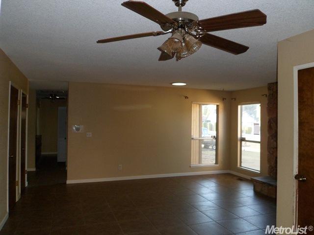 540 Fullerton Dr, Turlock, CA 95382 photo 18