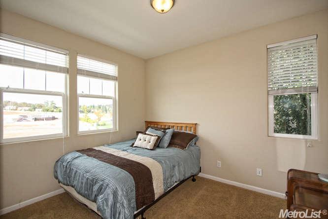 1332 Bugby Ln, Folsom, CA 95630 photo 9