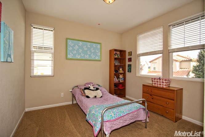 1332 Bugby Ln, Folsom, CA 95630 photo 8
