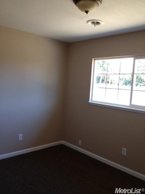 516 Downing Ln, Modesto, CA 95357 photo 8