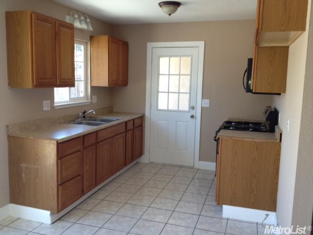 516 Downing Ln, Modesto, CA 95357 photo 5