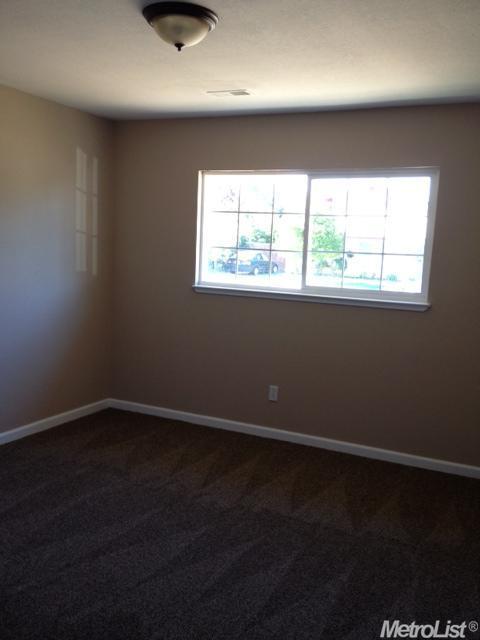 516 Downing Ln, Modesto, CA 95357 photo 10