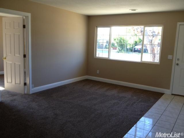 516 Downing Ln, Modesto, CA 95357 photo 3