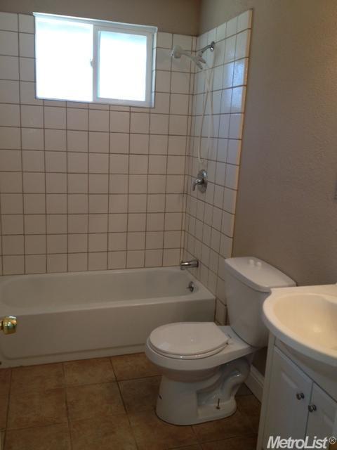 516 Downing Ln, Modesto, CA 95357 photo 7