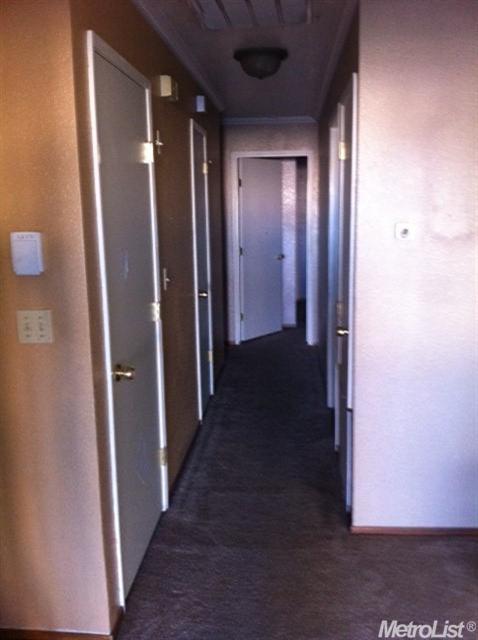 8805 Laird St, Patterson, CA 95363 photo 2
