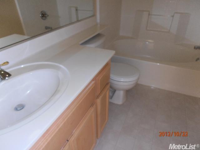526 E Milgeo Ave, Ripon, CA 95366 photo 11