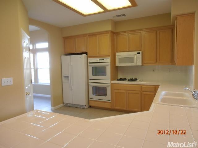 526 E Milgeo Ave, Ripon, CA 95366 photo 5