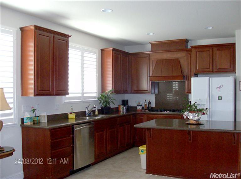 2366 Shadow Berry Dr, Manteca, CA 95336 photo 2