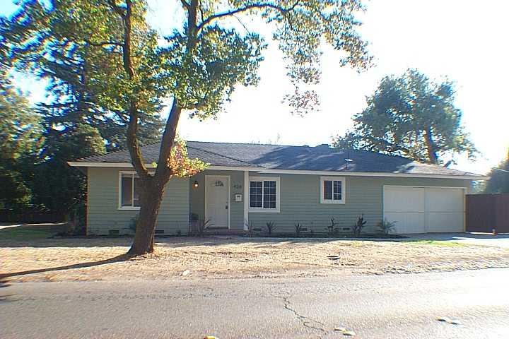 426 N Emerald Ave, Modesto, CA 95351 photo 1