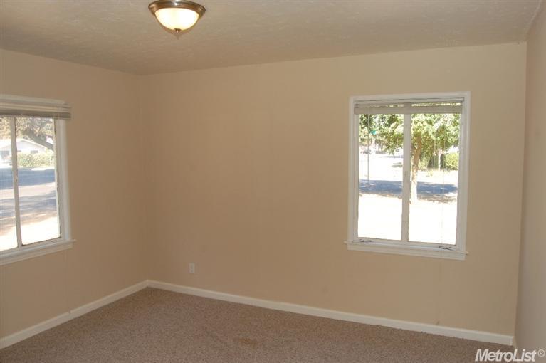 426 N Emerald Ave, Modesto, CA 95351 photo 8