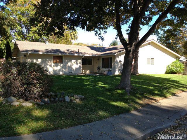 920 Arnold St, Davis, CA 95618 photo 1