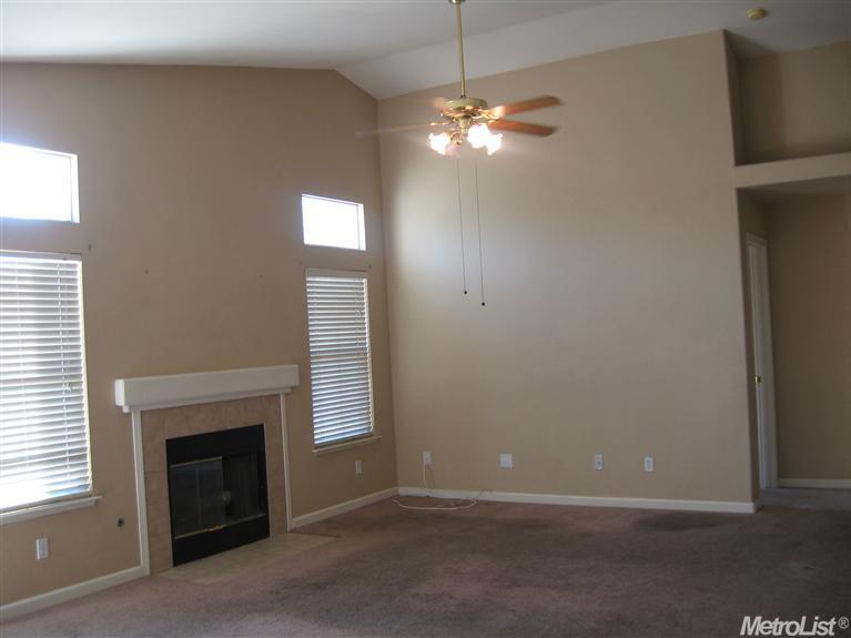 992 Norman Dr, Manteca, CA 95336 photo 4