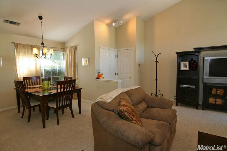 4852 Clydebank Way, Antelope, CA 95843 photo 2