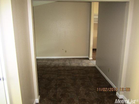1528 Meadow Grove St, Modesto, CA 95355 photo 3