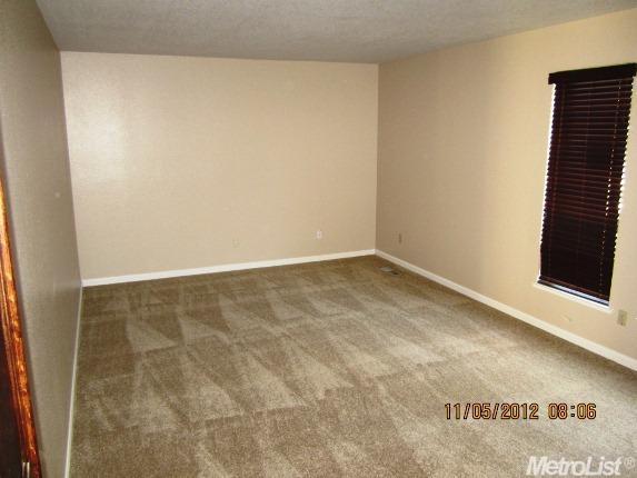 1528 Meadow Grove St, Modesto, CA 95355 photo 2