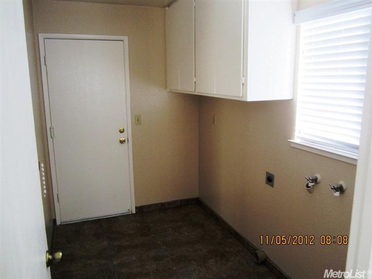 1528 Meadow Grove St, Modesto, CA 95355 photo 8