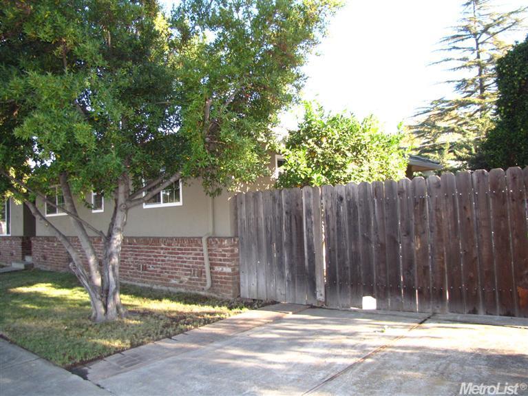 951 Daisy Ave, Lodi, CA 95242 photo 4