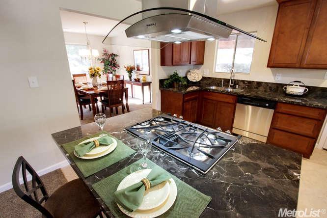 5225 Vale Dr, Carmichael, CA 95608 photo 9