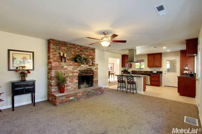 5225 Vale Dr, Carmichael, CA 95608 photo 4