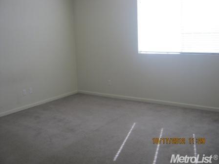 906 Bateman Ct, Galt, CA 95632 photo 4