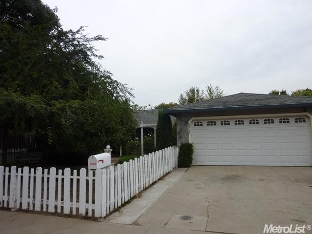 2909 Bateman Ln, Modesto, CA 95354 photo 2