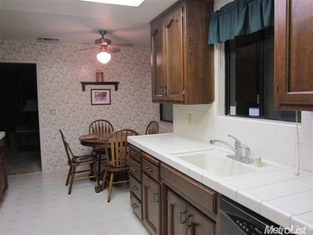6329 Hillrise Dr, Carmichael, CA 95608 photo 8