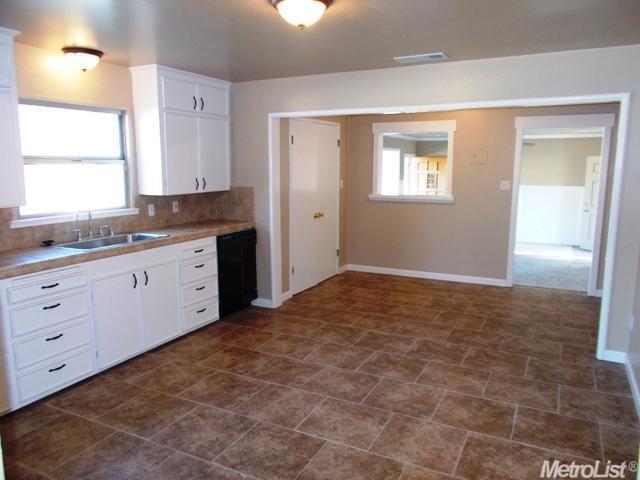 558 Key Ave, Ripon, CA 95366 photo 3