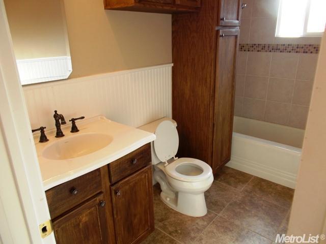 558 Key Ave, Ripon, CA 95366 photo 6