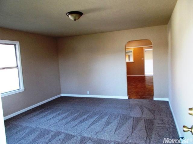 558 Key Ave, Ripon, CA 95366 photo 2