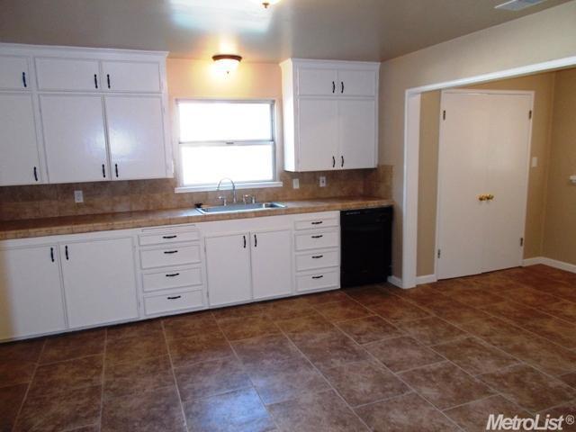 558 Key Ave, Ripon, CA 95366 photo 4