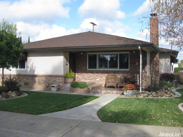 255 Charles St, Lodi, CA 95240 photo 1