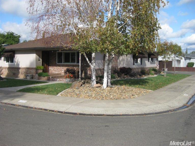 255 Charles St, Lodi, CA 95240 photo 2
