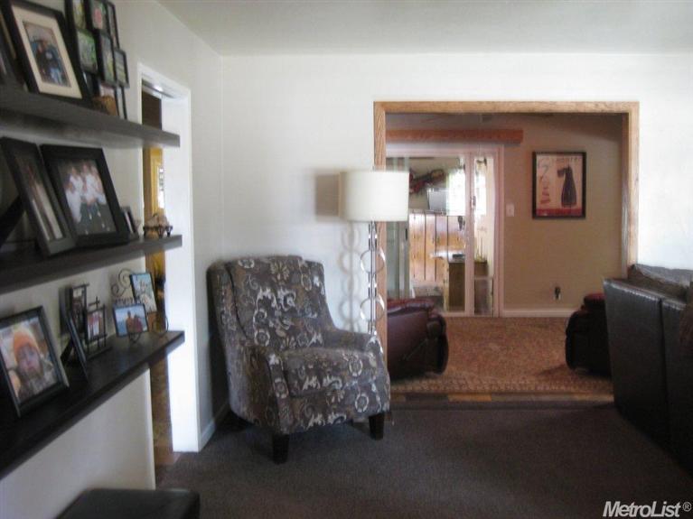 255 Charles St, Lodi, CA 95240 photo 5