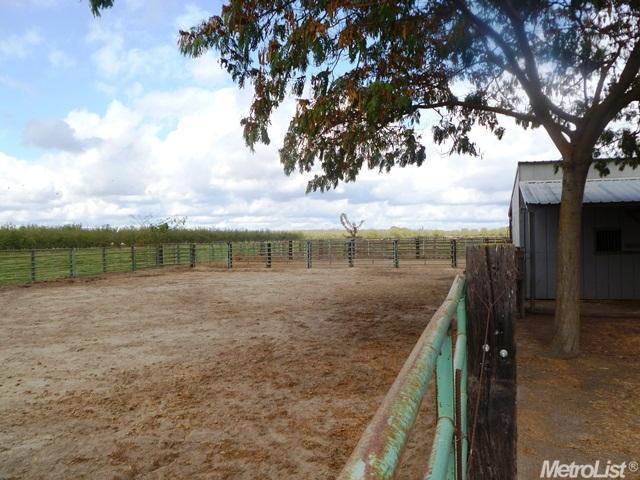731 E Barnhart Rd, Turlock, CA 95382 photo 17