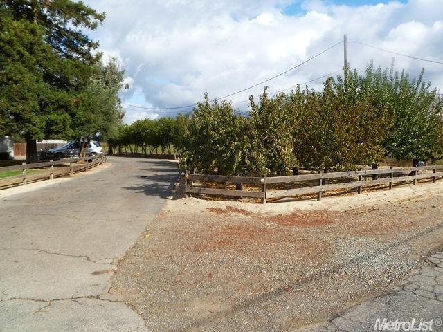 731 E Barnhart Rd, Turlock, CA 95382 photo 6
