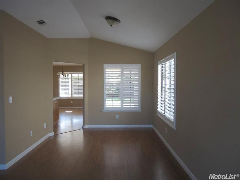 1668 Brookside Dr, Manteca, CA 95336 photo 3