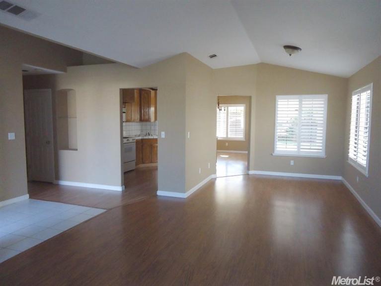 1668 Brookside Dr, Manteca, CA 95336 photo 4