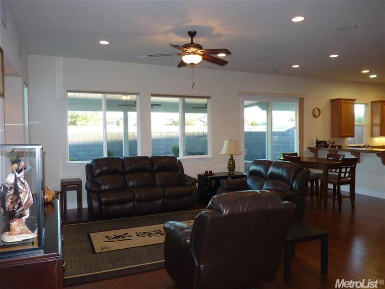 2056 Devonport Loop, Roseville, CA 95747 photo 8