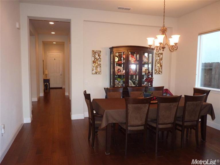 2056 Devonport Loop, Roseville, CA 95747 photo 2
