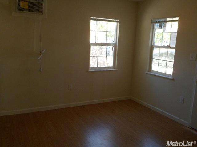 923 3rd St, Modesto, CA 95351 photo 4