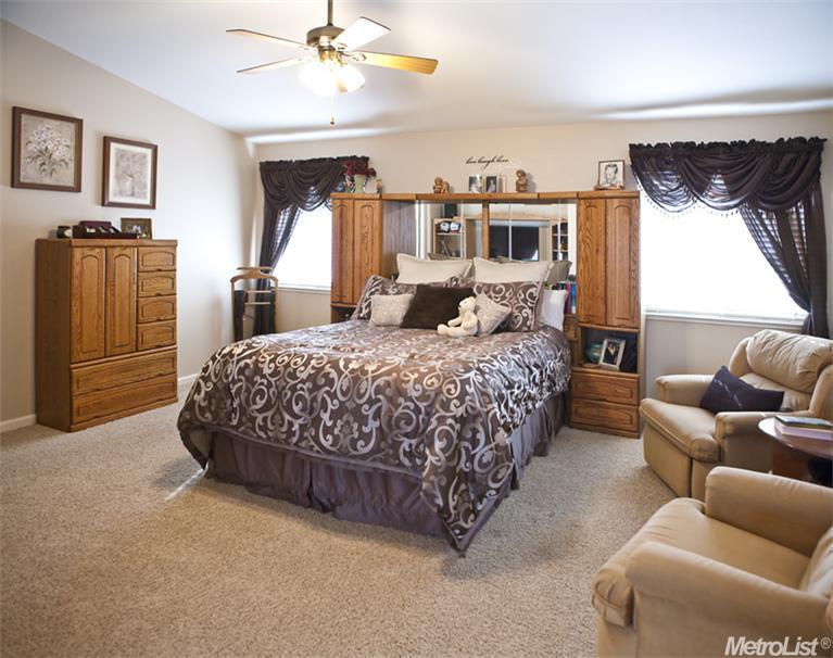 1744 W 4th St, Ripon, CA 95366 photo 9