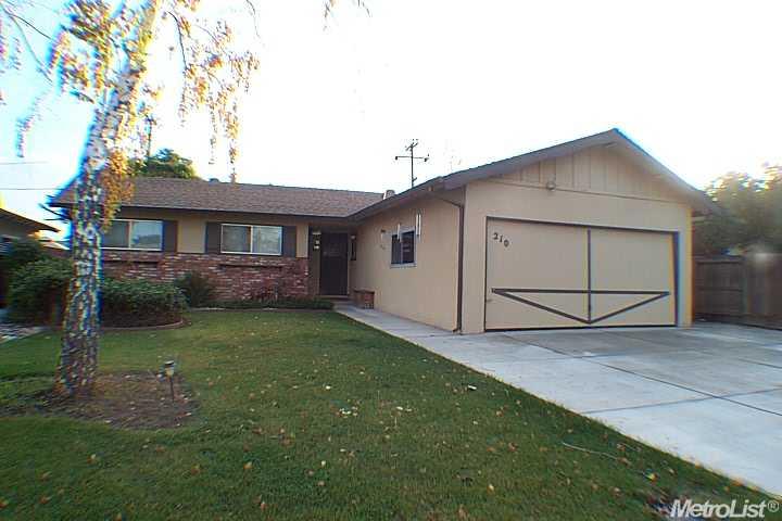 210 Granada Way, Tracy, CA 95376 photo 1