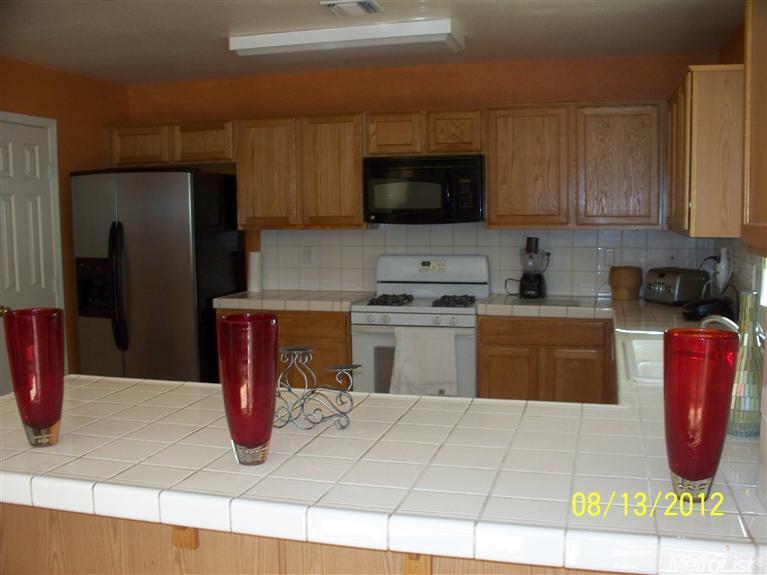 413 Peregrine Dr, Patterson, CA 95363 photo 2