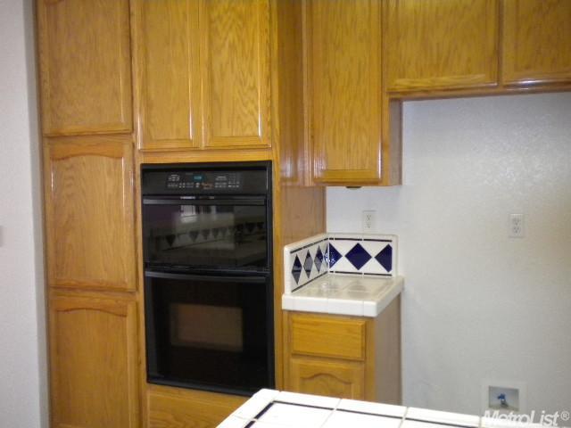 1054 Steele Way, Galt, CA 95632 photo 9