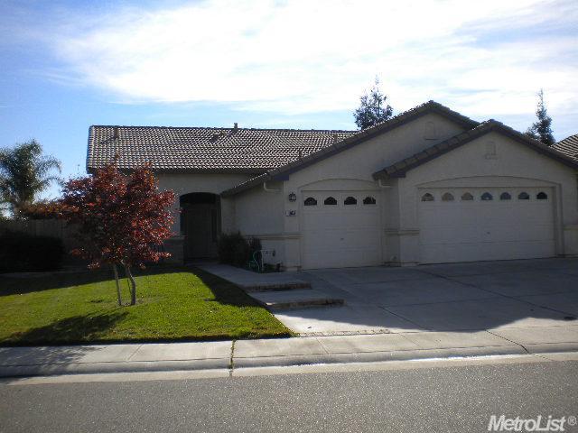 1054 Steele Way, Galt, CA 95632 photo 3