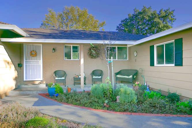 1424 Redwood, Davis, CA 95616 photo 2