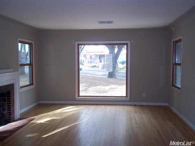 207 N Santa Cruz Ave, Modesto, CA 95354 photo 4