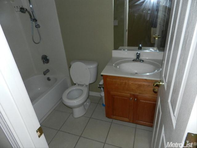 3117 Amos Ct, Modesto, CA 95355 photo 9